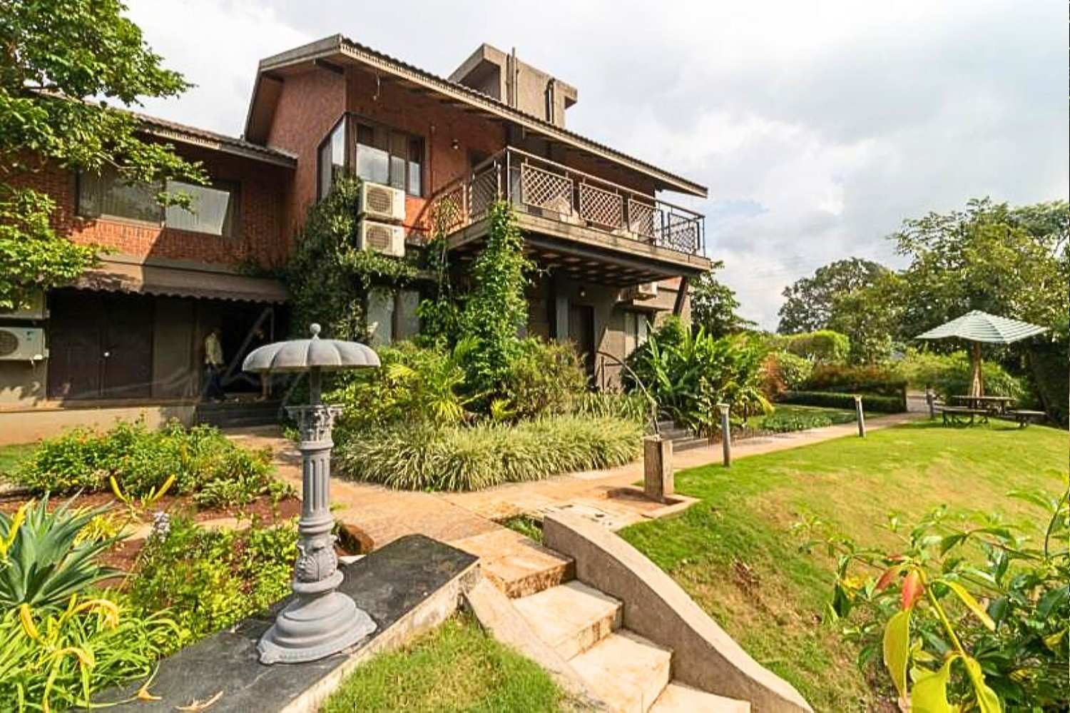 Brick House 4 1 - Villas - Grape County Eco Resort & Villas - Resort in Nashik