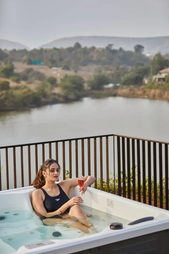 Maharaja Suite 2 1 - Lakeside Maharaja Suite - Grape County Eco Resort & Villas - Resort in Nashik