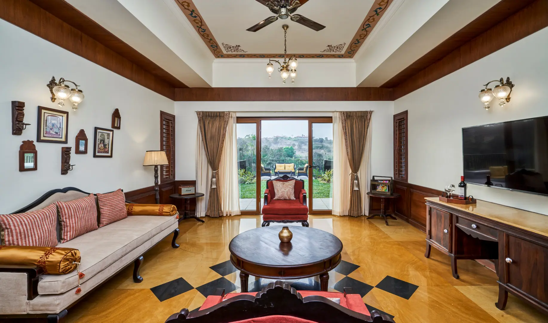 Maharaja Suite 7 - Lakeside Maharaja Suite - Grape County Eco Resort & Villas - Resort in Nashik