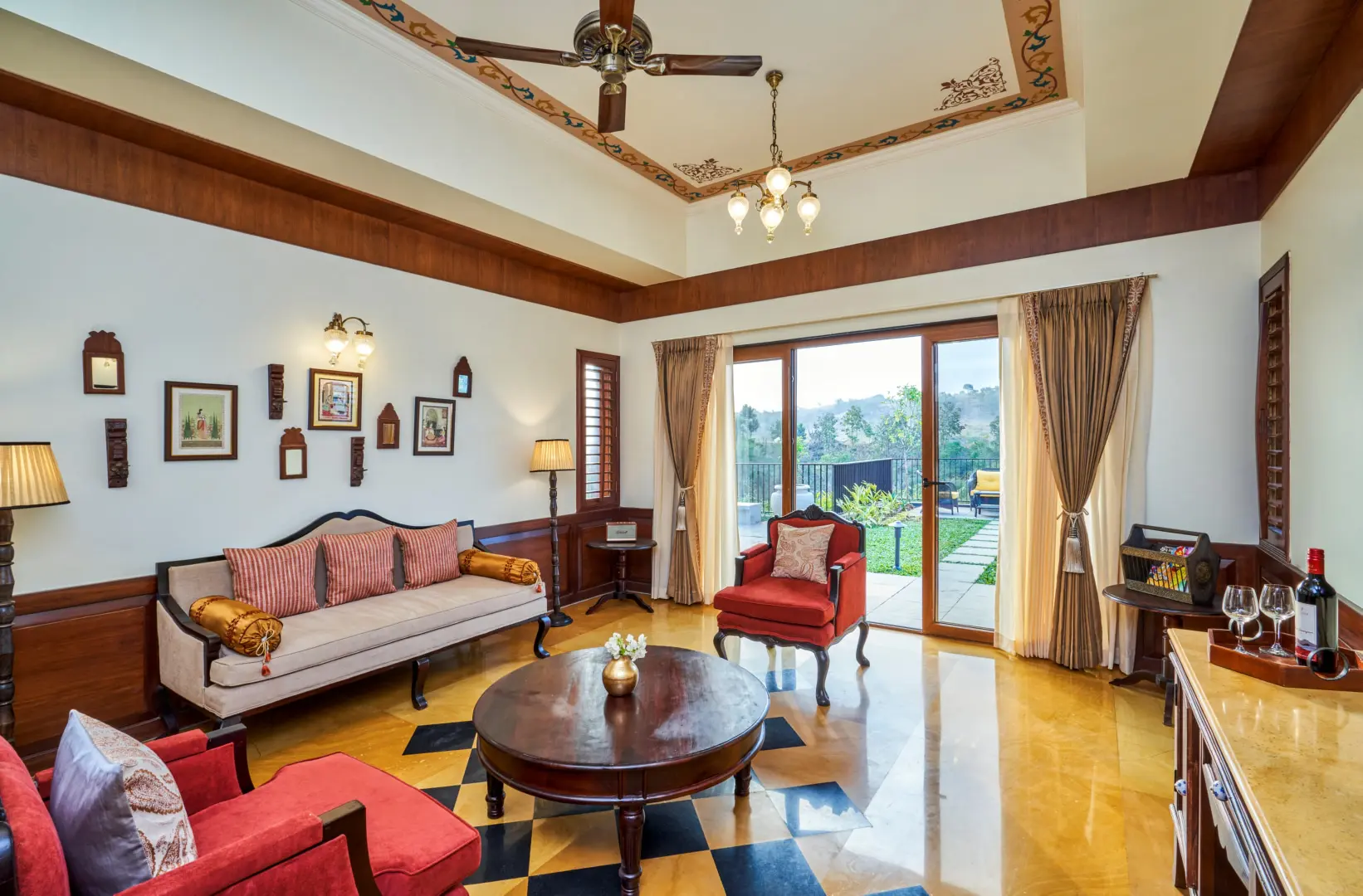 Maharaja Suite 8 - Lakeside Maharaja Suite - Grape County Eco Resort & Villas - Resort in Nashik