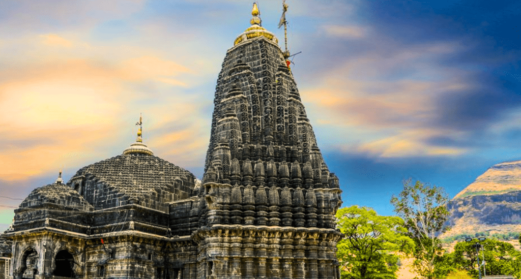 Near Trimbkeshwar Temple_Grape County