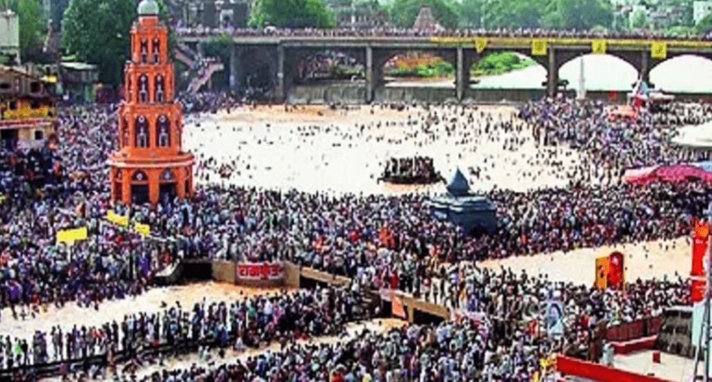 Kumbh Crowd_Grape County
