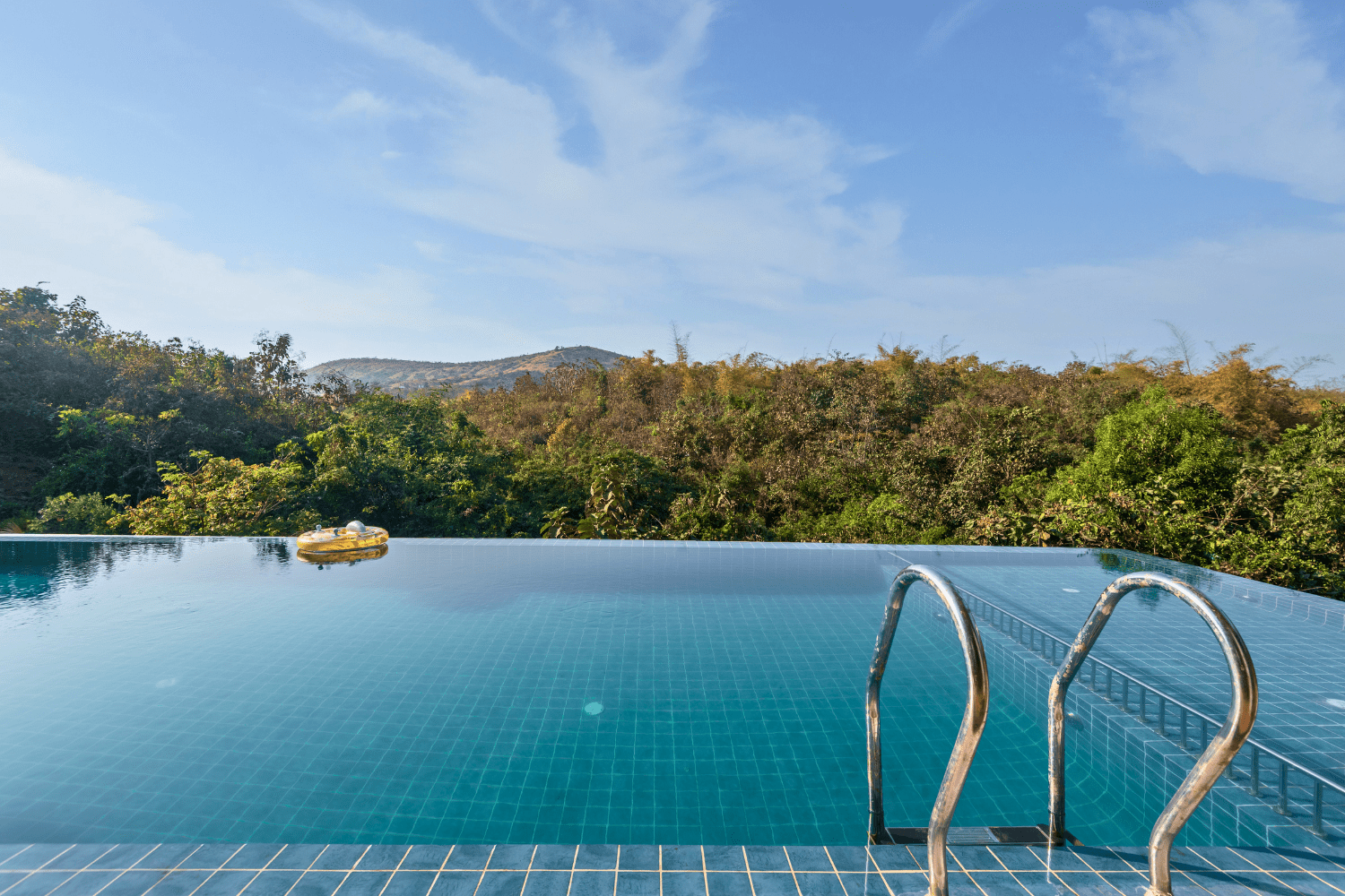 Grape County - Bridge House - Swimming pool - 03