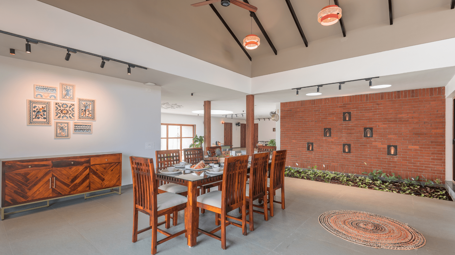 Grape County - Bandish Villa - Dinning Table