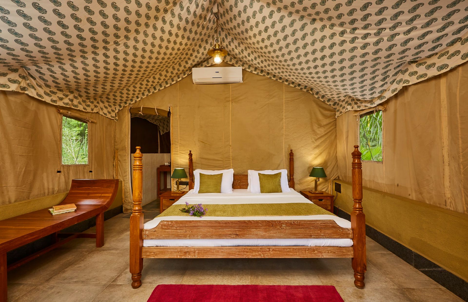 b0f10b38091211e99ff30242ac110005 Forest Tent _ Board